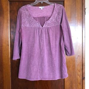 Quarter sleeve shirt